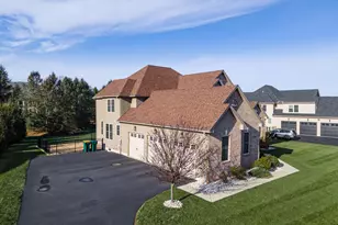 62 Surrey Dr, Easton, PA 18045 - Photo 2