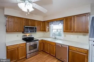 1661 Ilona Dr, Hellertown, PA 18055 - Photo 12