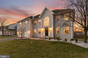 118 Walker Dr, Allen Township, PA 18067 - Photo 1