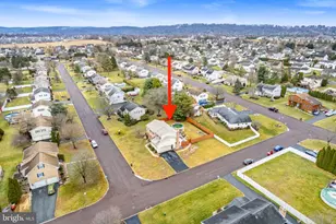 402 Florentine Dr, Easton, PA 18040 - Photo 2