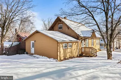 751 W Pennsylvania Avenue, Pen Argyl, PA 18072 - Photo 2