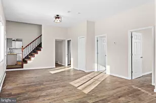 751 W Pennsylvania Ave, Pen Argyl, PA 18072 - Photo 6