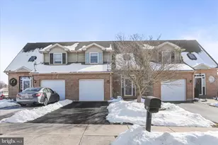 202 Stephanie Dr, Easton, PA 18045 - Photo 2