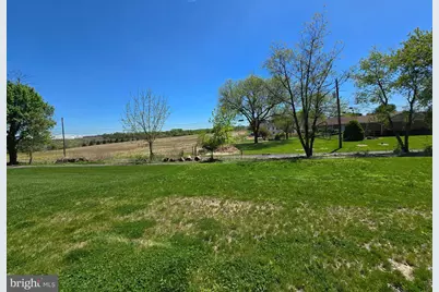 1174 Woodmont Lane, Catasaqua, PA 18032 - Photo 4