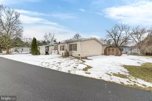 182 Greenbriar Dr S, Bath, PA 18014 - Photo 24