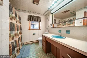 939 Constitution Ave, Pen Argyl, PA 18072 - Photo 8