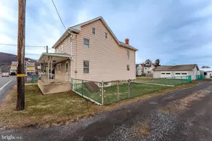 1358 Blue Mountain Dr, Danielsville, PA 18038 - Photo 6