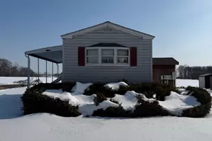 172 Moorestown Dr, Bath, PA 18014 - Photo 2