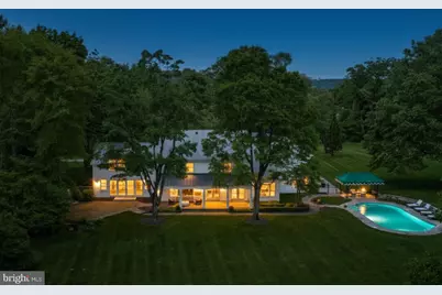1803 Apple Tree Ln E, Bethlehem, PA 18015 - Photo 2