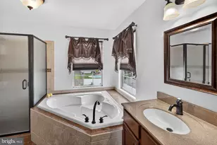 4894 Concord Dr, Easton, PA 18045 - Photo 32