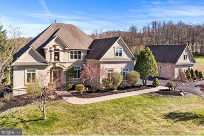 1572 Courtney Court, Hellertown, PA 18055 - Photo 2