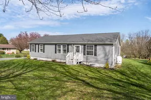838 S Dogwood Rd, Walnutport, PA 18088 - Photo 4