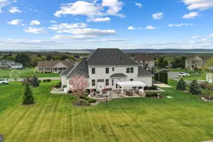 113 Ashview Ct, Nazareth, PA 18064 - Photo 2