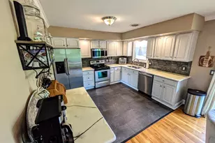 379 Valley Hi Ct, Walnutport, PA 18088 - Photo 8