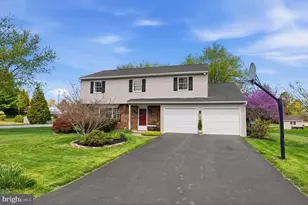 1847 Clarence Dr, Hellertown, PA 18055 - Photo 4
