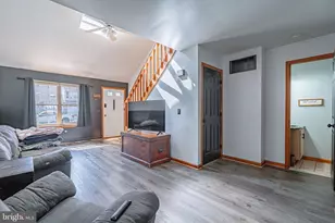 2725 Victoria Ln, Easton, PA 18045 - Photo 8