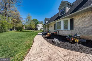 3524 Browning Ln, Bethlehem, PA 18017 - Photo 2