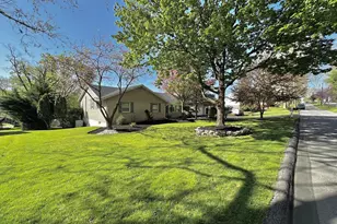 3564 Southwood Dr, Easton, PA 18045 - Photo 2