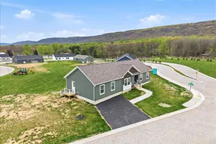 1318 Aylesbury Rd, Walnutport, PA 18088 - Photo 30