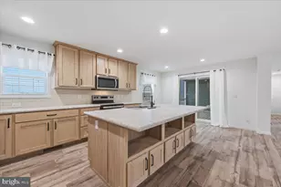 1318 Aylesbury Rd, Walnutport, PA 18088 - Photo 14