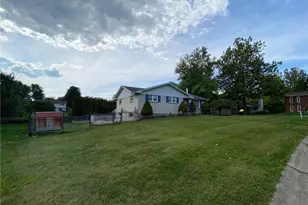 3979 Kenrick Dr, Bethlehem, PA 18020 - Photo 2