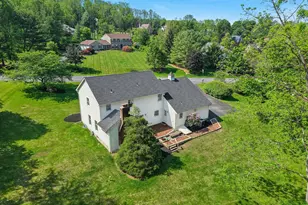 1975 Mountain Hill Ln, Hellertown, PA 18055 - Photo 4