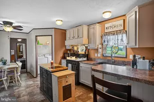 39 Country Club Rd W, Allen Township, PA 18067 - Photo 6