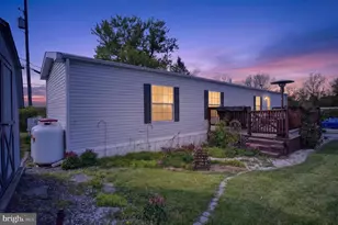 39 Country Club Rd W, Allen Township, PA 18067 - Photo 1