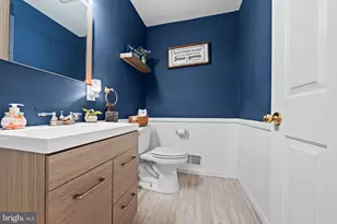 1231 Ann Marie St, Easton, PA 18045 - Photo 14