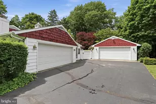 148 Wharton Ln, Bethlehem, PA 18017 - Photo 2