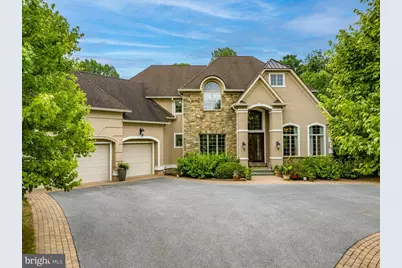 2690 Imperial Crest Lane, Hellertown, PA 18055 - Photo 2
