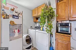 631 Alaska St, Bethlehem, PA 18015 - Photo 14