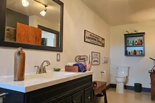 585 Buttermilk Rd, Hellertown, PA 18055 - Photo 22
