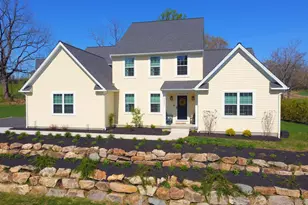 2645 Longridge Dr, Hellertown, PA 18055 - Photo 2