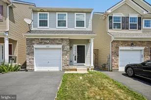 2127 Huntington Ln, Easton, PA 18040 - Photo 1