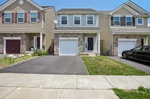 2127 Huntington Ln, Easton, PA 18040 - Photo 2