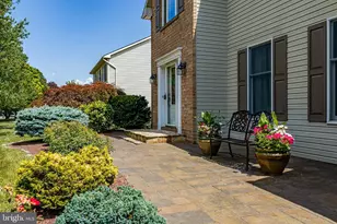 4568 Greenfield Rd, Bethlehem, PA 18017 - Photo 2