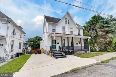 414 W Mountain Avenue, Pen Argyl, PA 18072 - Photo 1