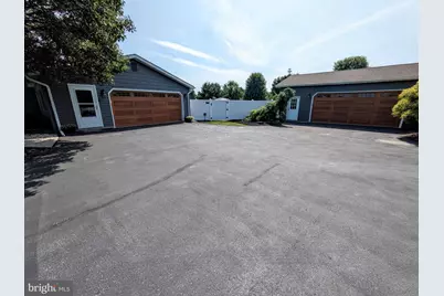 317 S Hokendauqua Drive, Northampton, PA 18067 - Photo 2