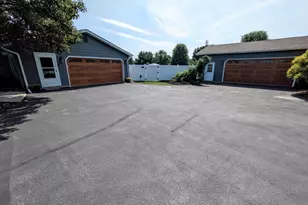 317 S Hokendauqua Dr, Northampton, PA 18067 - Photo 2