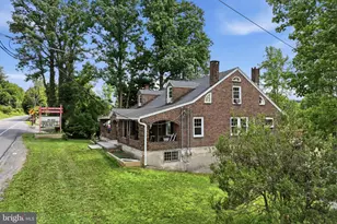 429 Riverview Dr, Walnutport, PA 18088 - Photo 2