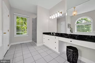 2475 Woodland Hills Ct, Hellertown, PA 18055 - Photo 16