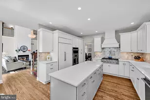 2475 Woodland Hills Ct, Hellertown, PA 18055 - Photo 8
