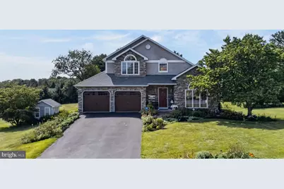 6467 Abbey Road, Wind Gap, PA 18091 - Photo 1