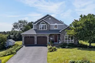 6467 Abbey Rd, Wind Gap, PA 18091 - Photo 1