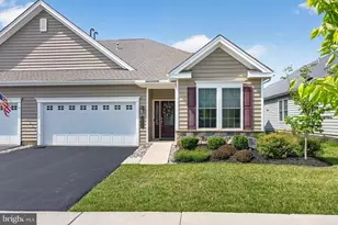 3880 Victors Way, Easton, PA 18045 - Photo 2