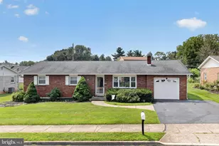 1130 Westbury Dr, Bethlehem, PA 18017 - Photo 2