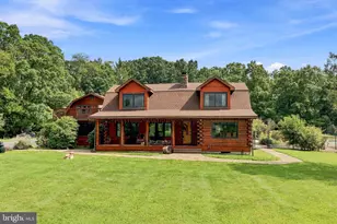 435 Sunset Dr, Bangor, PA 18013 - Photo 2