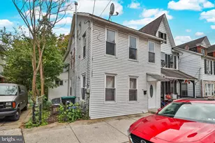 427 Pawnee St, Bethlehem, PA 18015 - Photo 1