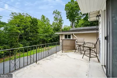 2242 Edgewood Avenue, Easton, PA 18045 - Photo 2